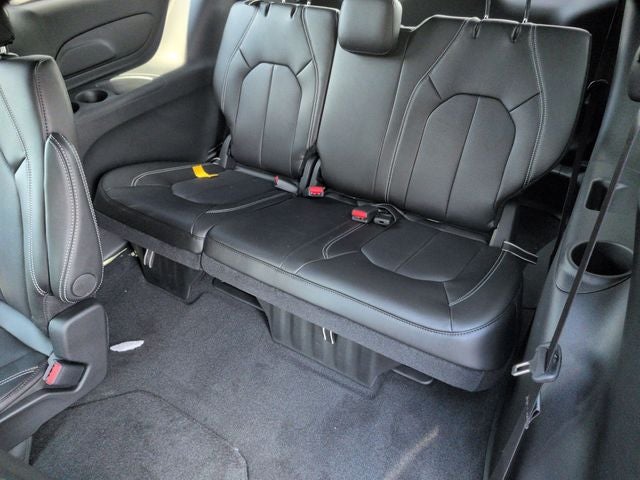 2027 Chrysler Pacifica LX