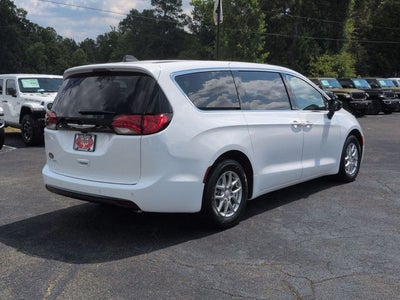 2027 Chrysler Pacifica LX
