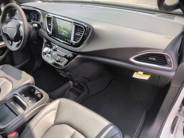 2027 Chrysler Pacifica LX