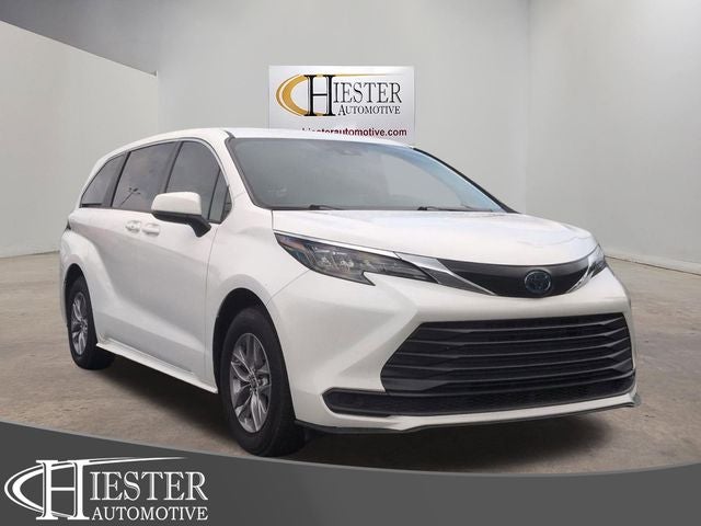2024 Toyota Sienna LE 8 Passenger