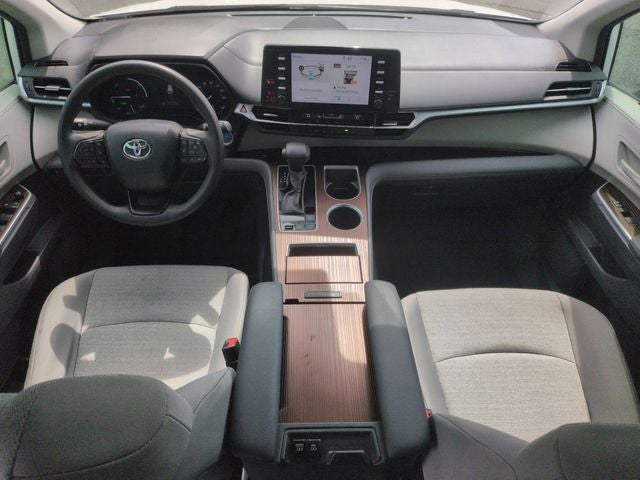 2024 Toyota Sienna LE 8 Passenger