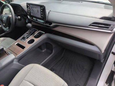 2024 Toyota Sienna LE 8 Passenger