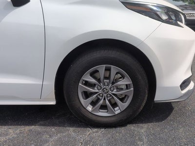 2024 Toyota Sienna LE 8 Passenger