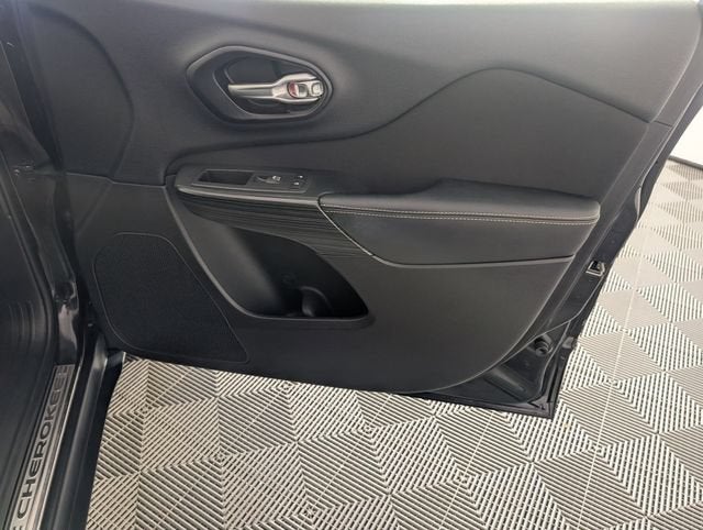 2016 Jeep Cherokee Altitude