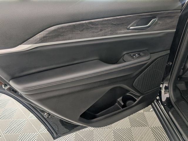 2023 Jeep Grand Cherokee L Limited 4x2