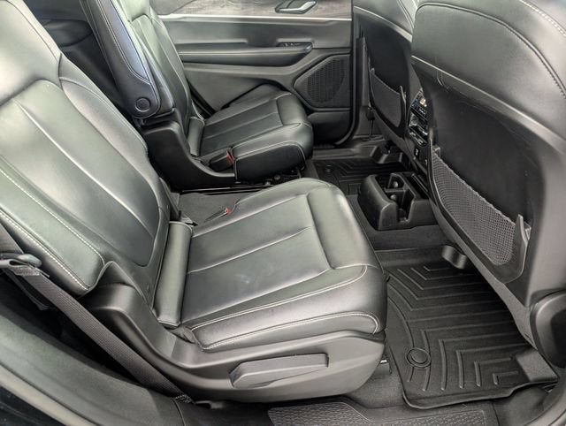2023 Jeep Grand Cherokee L Limited 4x2