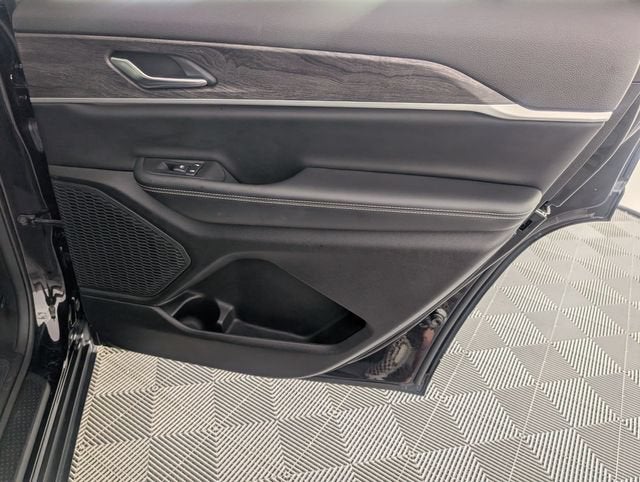 2023 Jeep Grand Cherokee L Limited 4x2