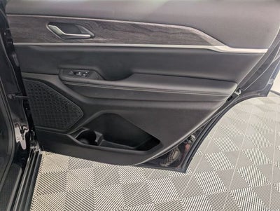 2023 Jeep Grand Cherokee L Limited 4x2