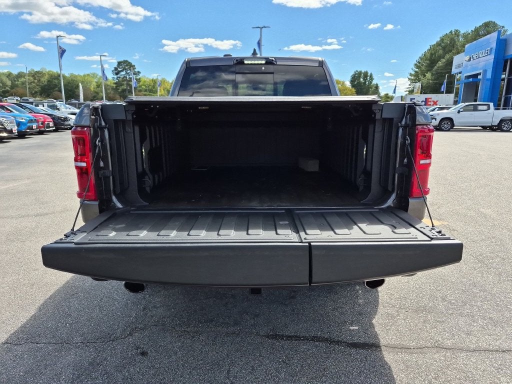 2026 RAM 1500 Tungsten Crew Cab 4x4 5'7" Box