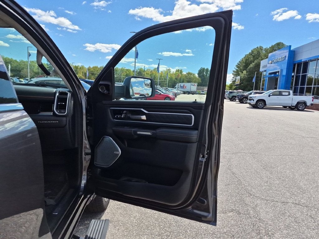 2026 RAM 1500 Tungsten Crew Cab 4x4 5'7" Box