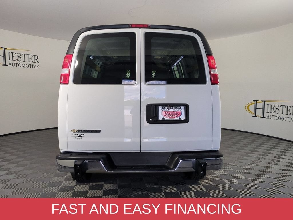 2025 Chevrolet Express Cargo WT
