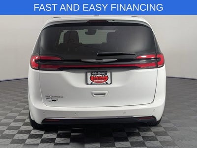 2025 Chrysler Pacifica Select
