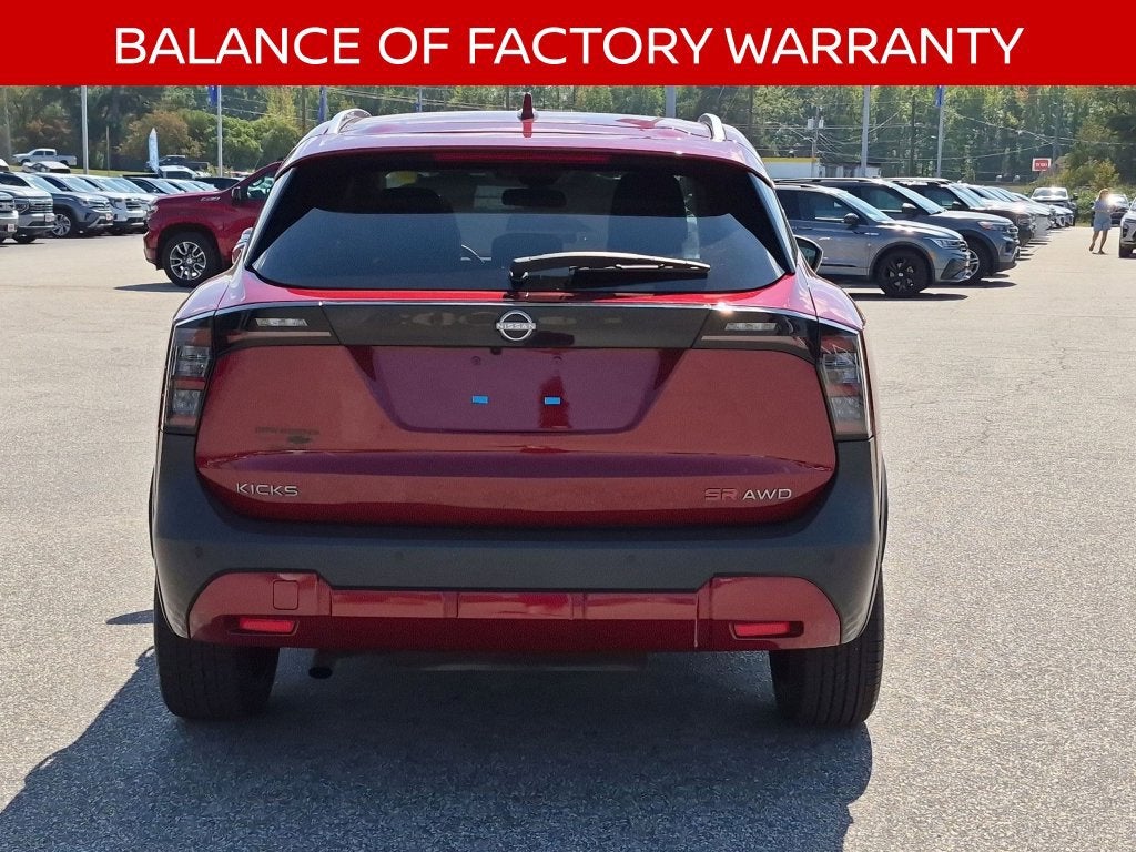 2025 Nissan Kicks SR