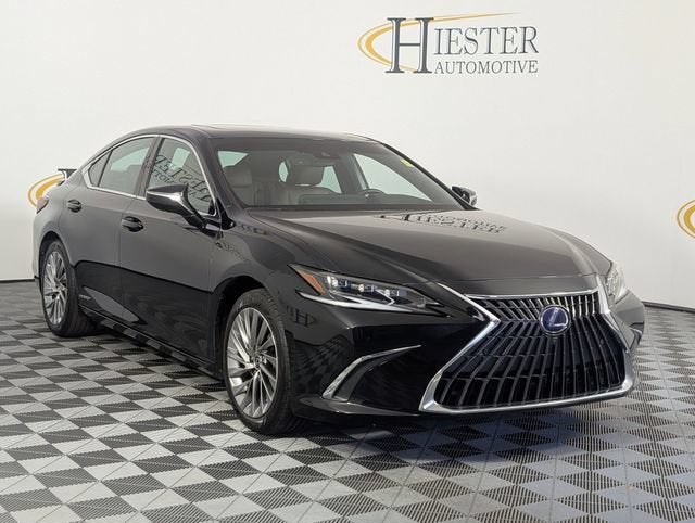 2022 Lexus ES 300h Ultra Luxury