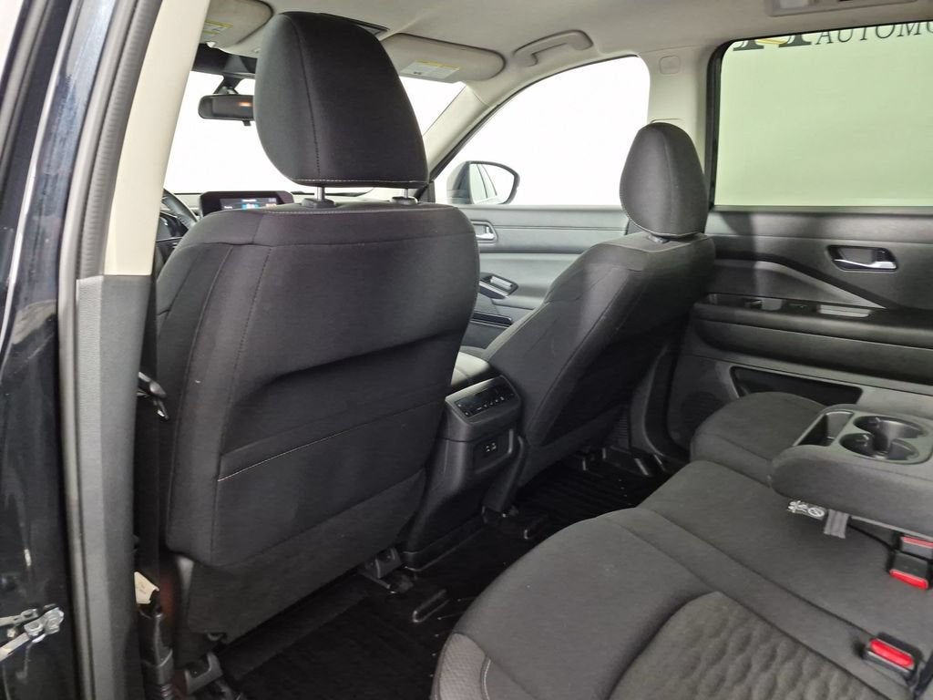 2022 Nissan Pathfinder SV 4WD