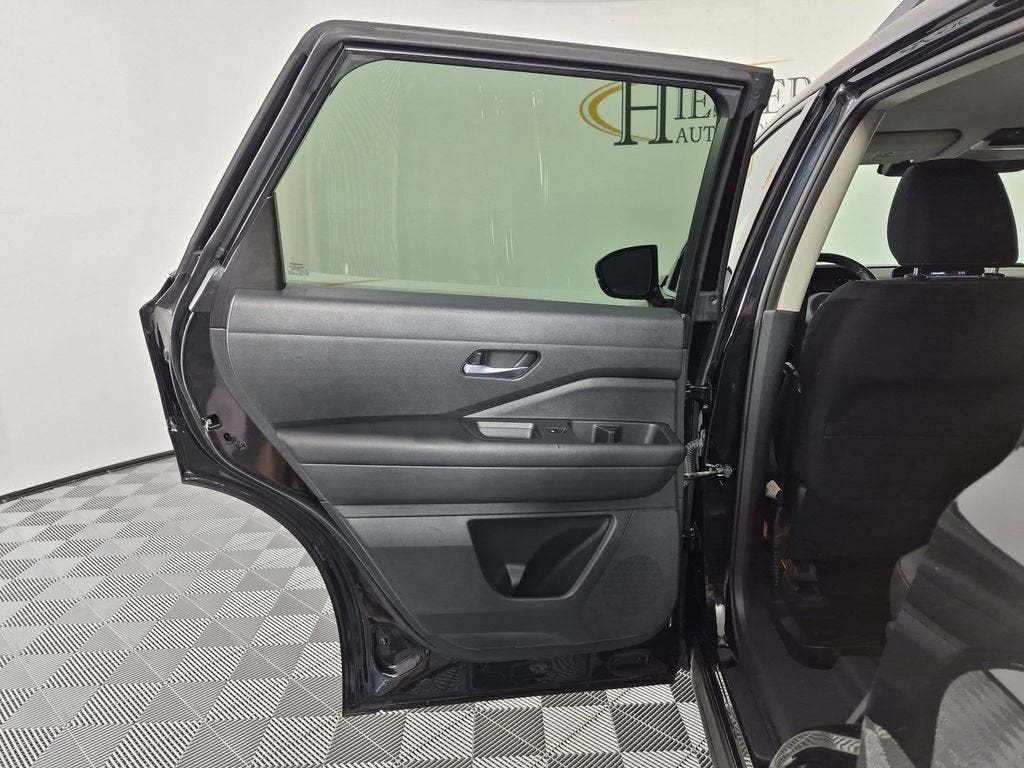 2022 Nissan Pathfinder SV 4WD
