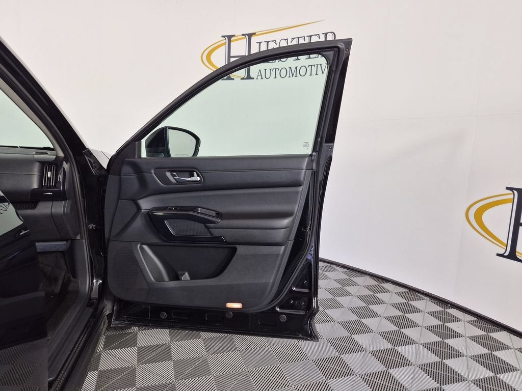 2022 Nissan Pathfinder SV 4WD